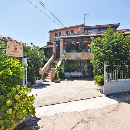 τhe οld Watermill Manor *