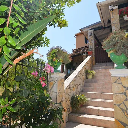 τhe οld Watermill Manor Apartment Agios Nikolaos (Corfu)