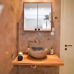 τhe οld Watermill Manor *