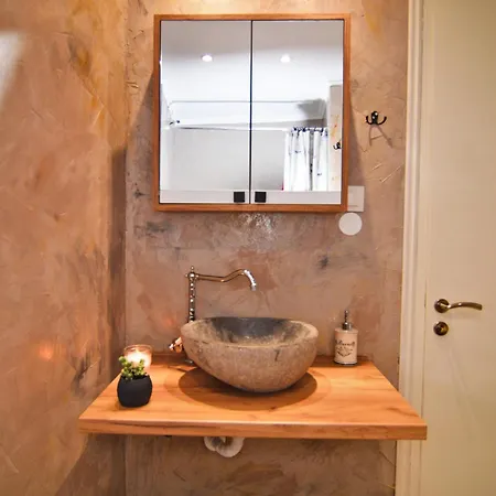 τhe οld Watermill Manor *