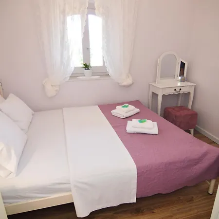 τhe οld Watermill Manor